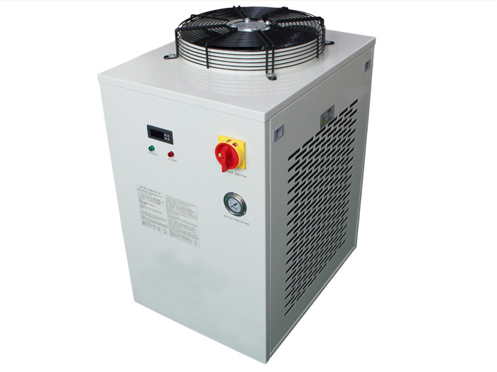 UV LED固化光源設(shè)備的三大配置照射頭、水冷機(jī)、電源驅(qū)動(dòng)